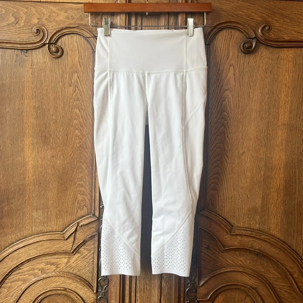 Lululemon Athletica Anew White Perforated Laser Cut Crop Legging Pants